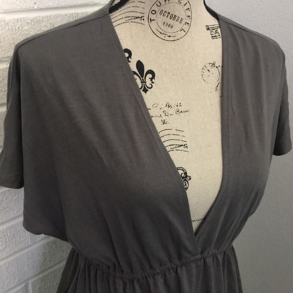 Women’s M Mix & Co. Gray T-shirt Dress deep v neck - Picture 3 of 8